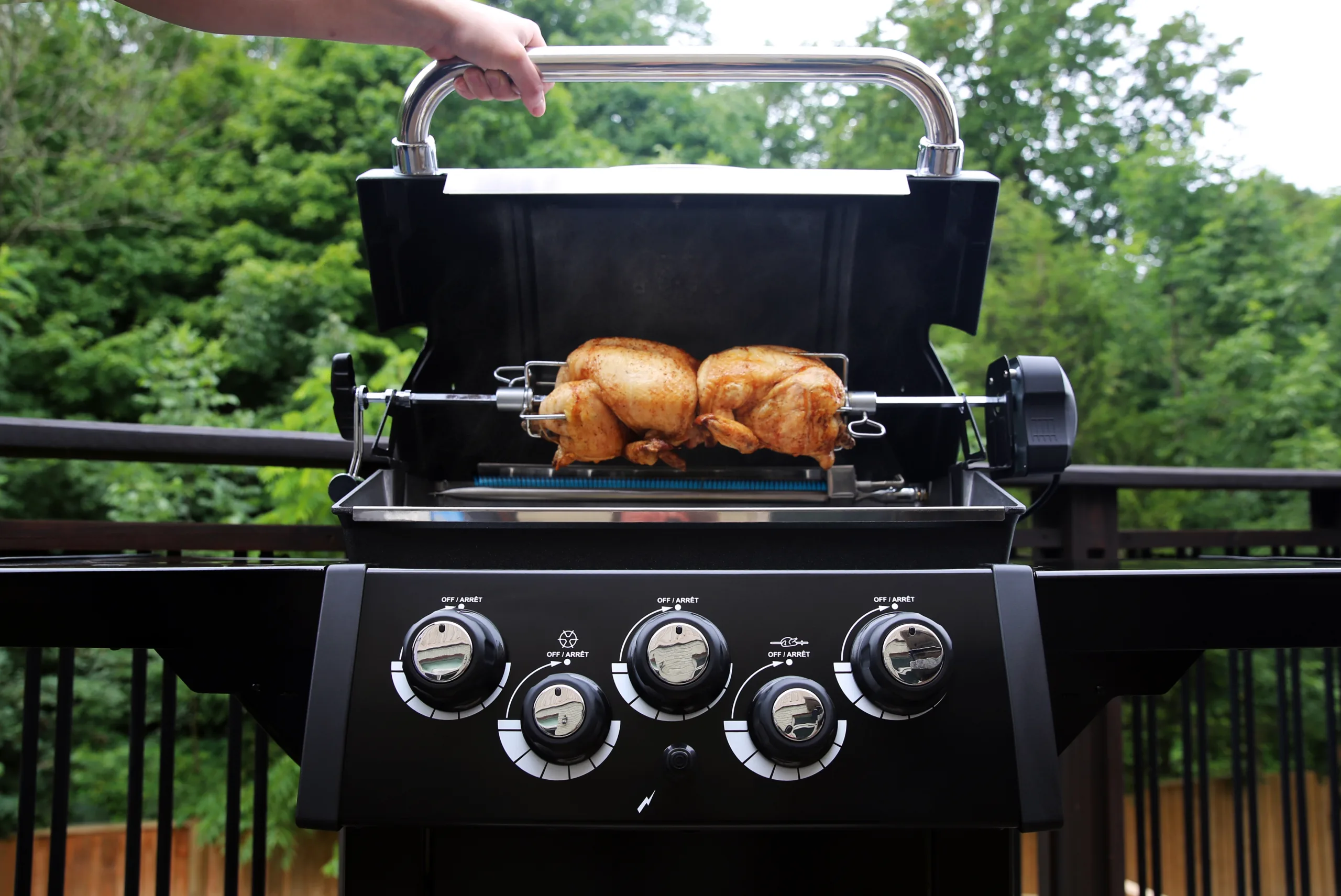 Broil King Royal™ 390 Shadow plinski roštilj bočni prikaz