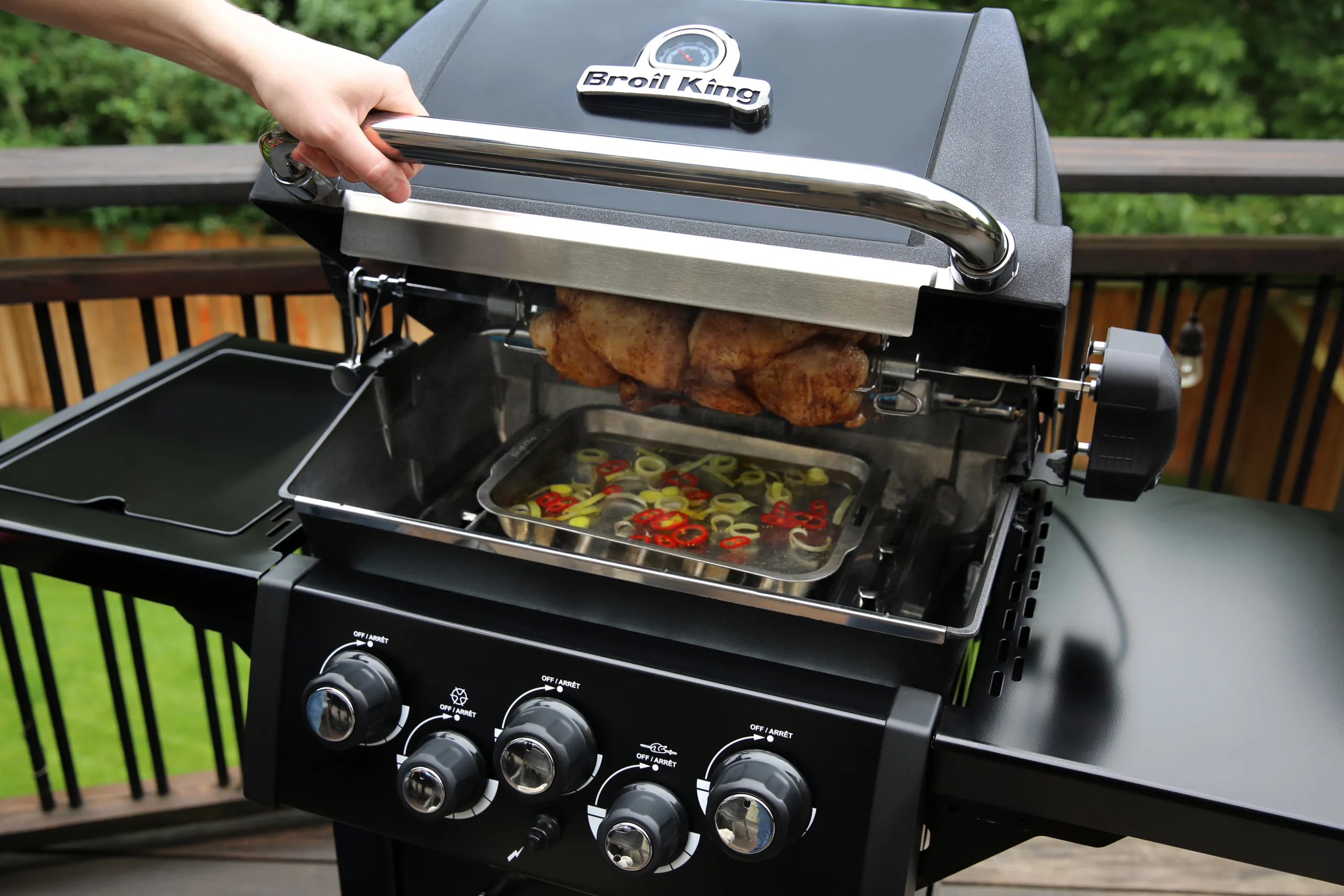 Broil King Royal™ 390 Shadow plinski roštilj prednji prikaz