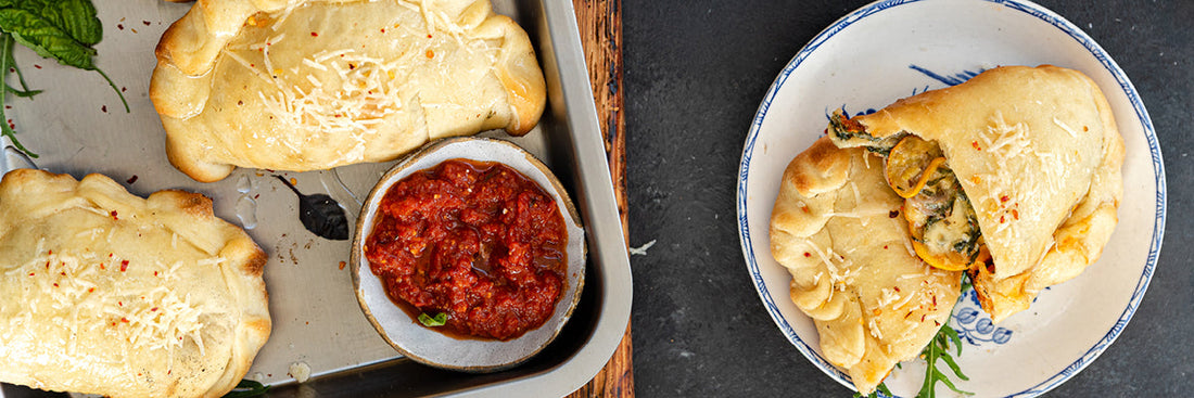 Mini calzone s vegetarijanskim nadjevom pečene na roštilju
