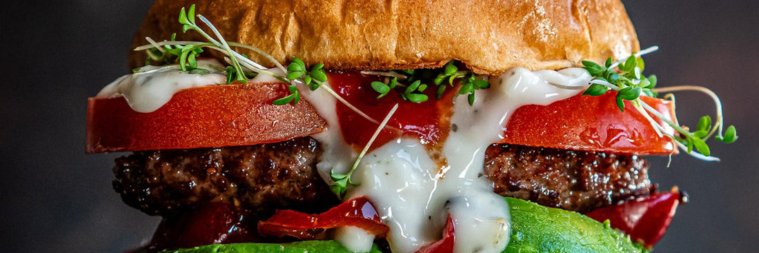 Avocado burger s goveđim pljeskavicama i jalapeñom